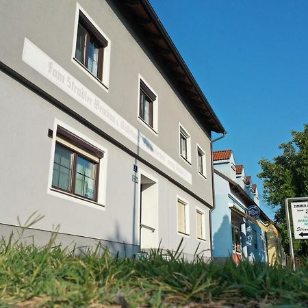 Gaestehaus Und Weinbau Zur Wiederkehr Strudler Podersdorf am See Eksteriør billede