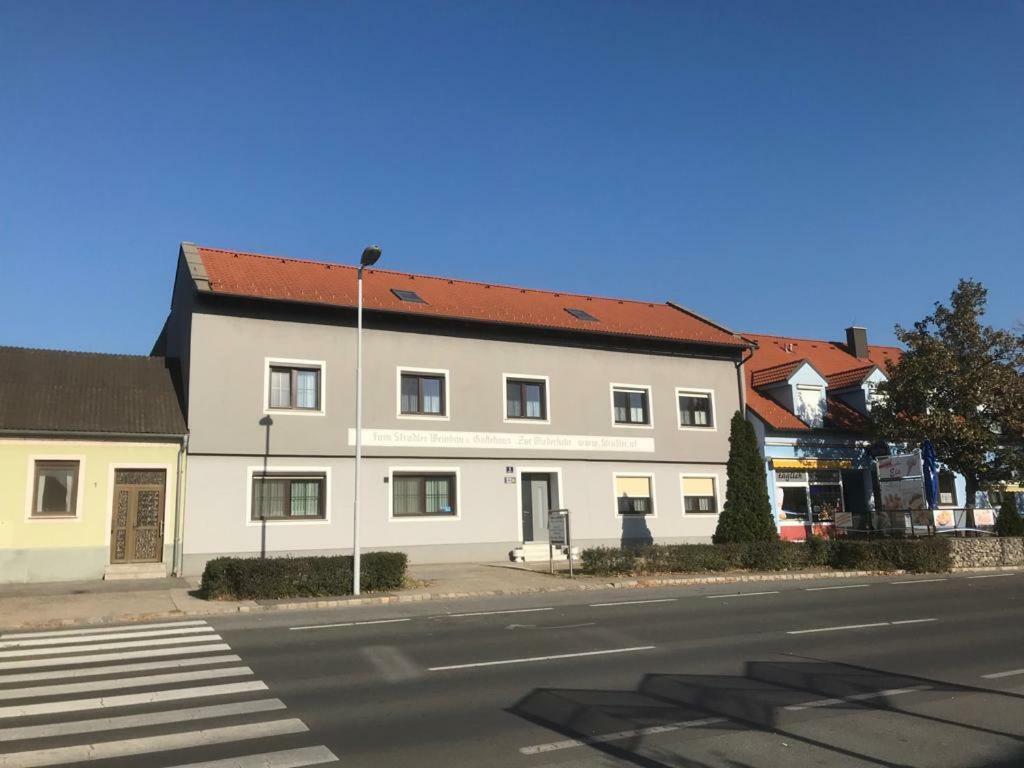 Gaestehaus Und Weinbau Zur Wiederkehr Strudler Podersdorf am See Eksteriør billede