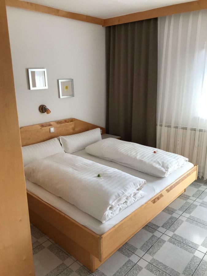 Gaestehaus Und Weinbau Zur Wiederkehr Strudler Podersdorf am See Eksteriør billede